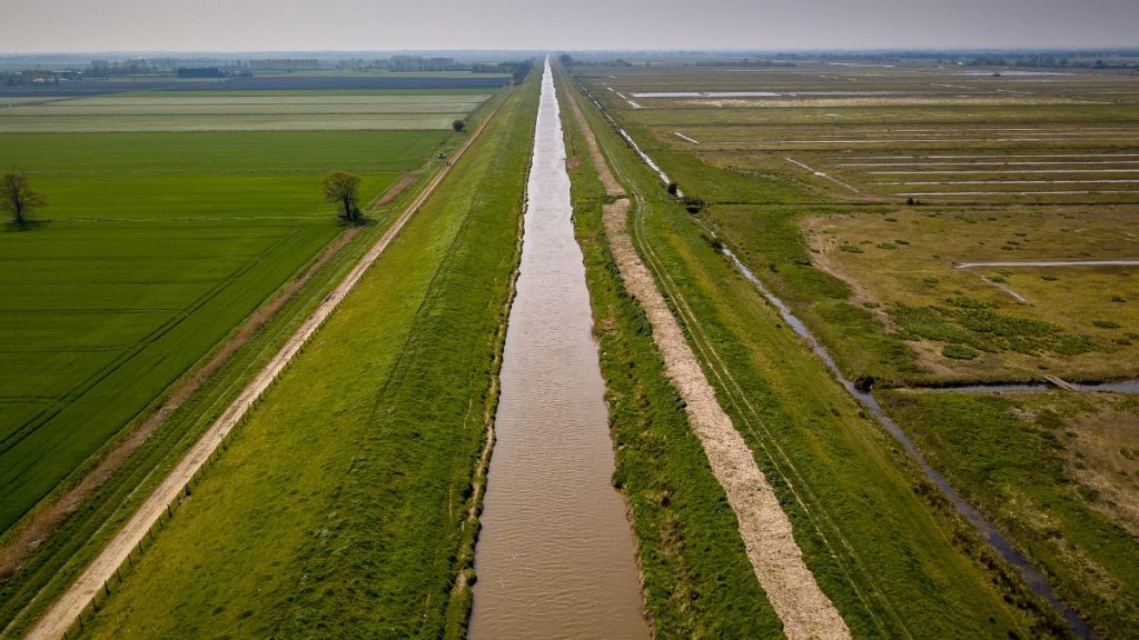 Hundred Foot River by Adam Bowie (Creative Commons)