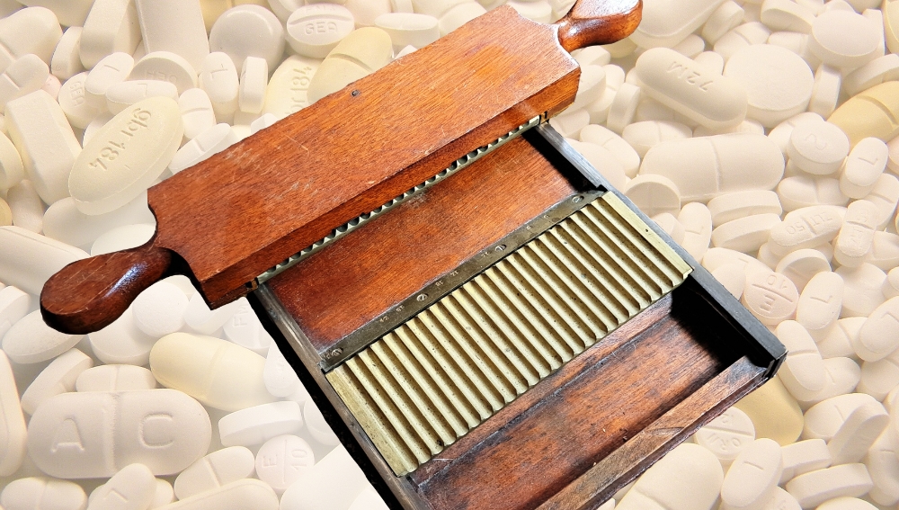 Apothecary's pill roller (LS2023.0243) banner